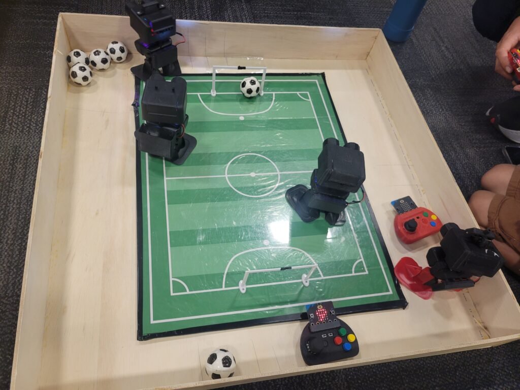 Robot Faire - robots playing soccer